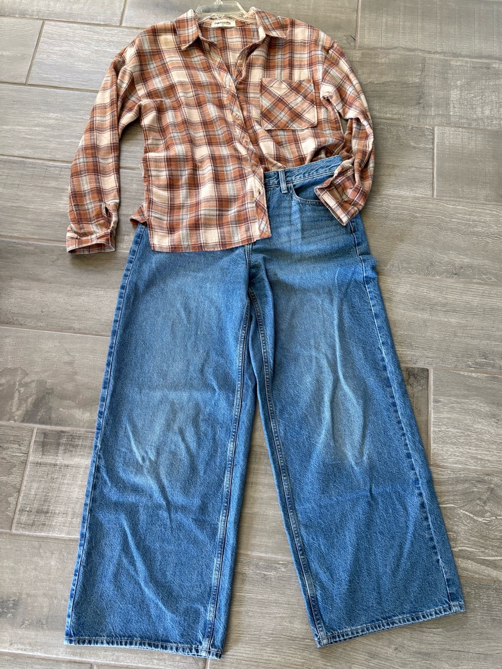 Old Navy Mid Rise Wide Leg Baggy Jean size 8 - Picture 6 of 7